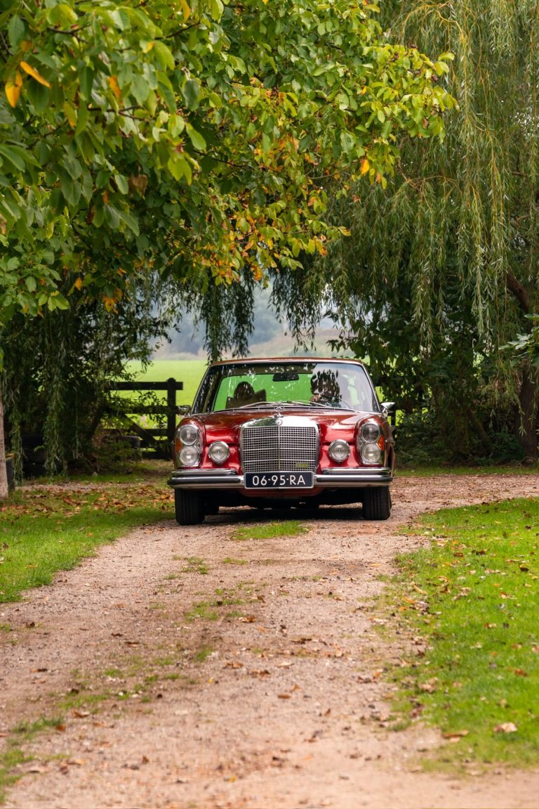 Mercedes-Benz 300 SEL